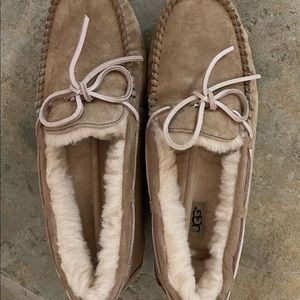 Brand new in box UGG Dakota moccasins size 11.